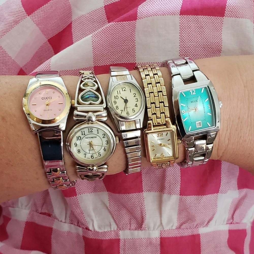 Sold on depop ! Y2K mini watch with teal face